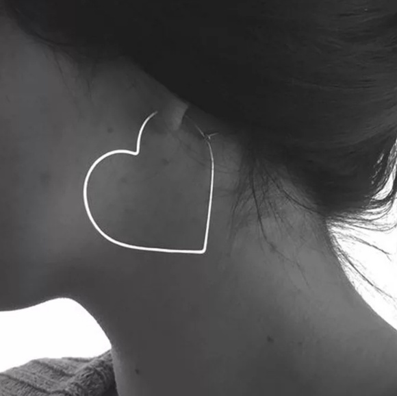 Diamonds & Jules Jewelry - Heart Hoops